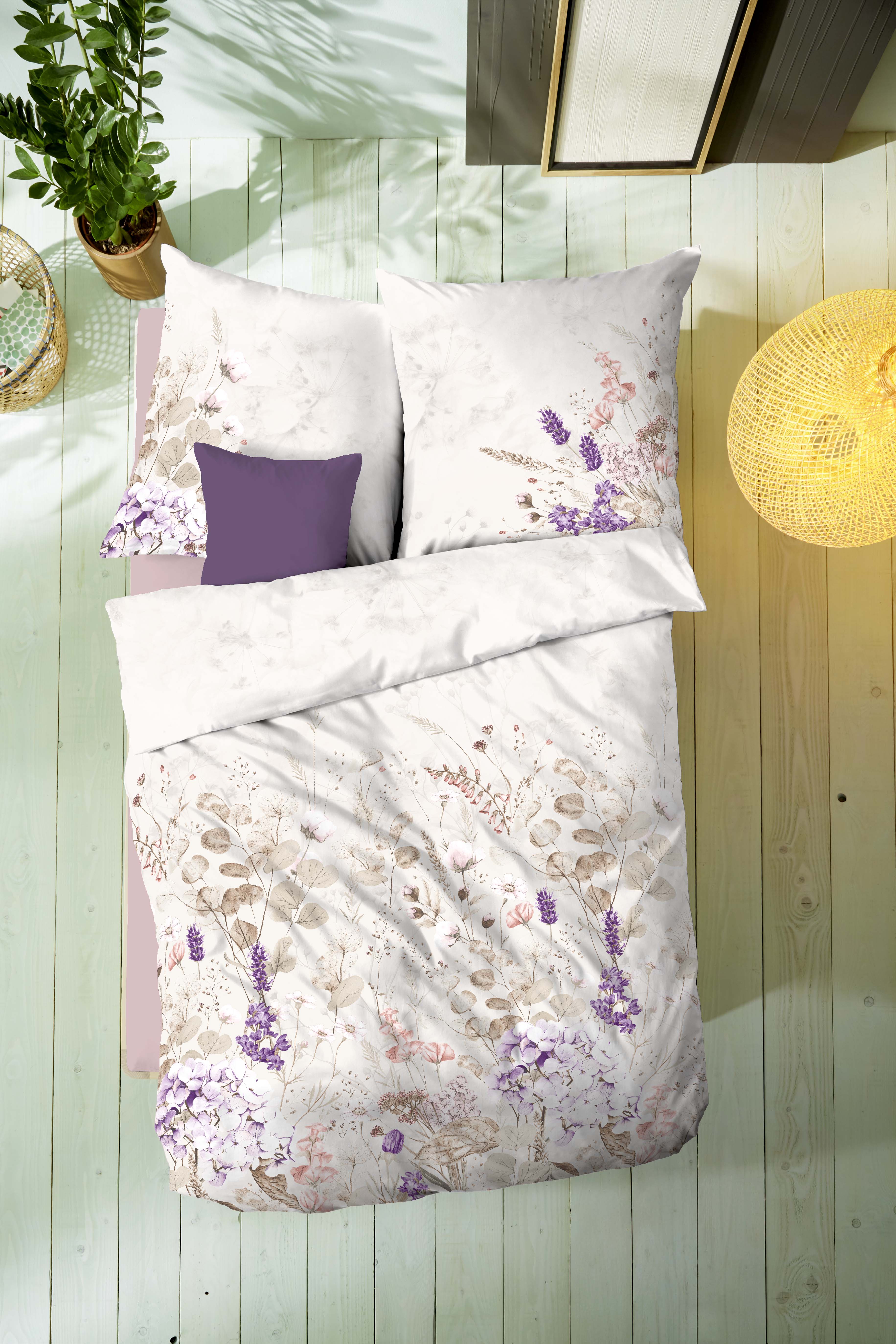 Mako Satin Bettwäsche in Champagner-Beige mit Blumen-Design