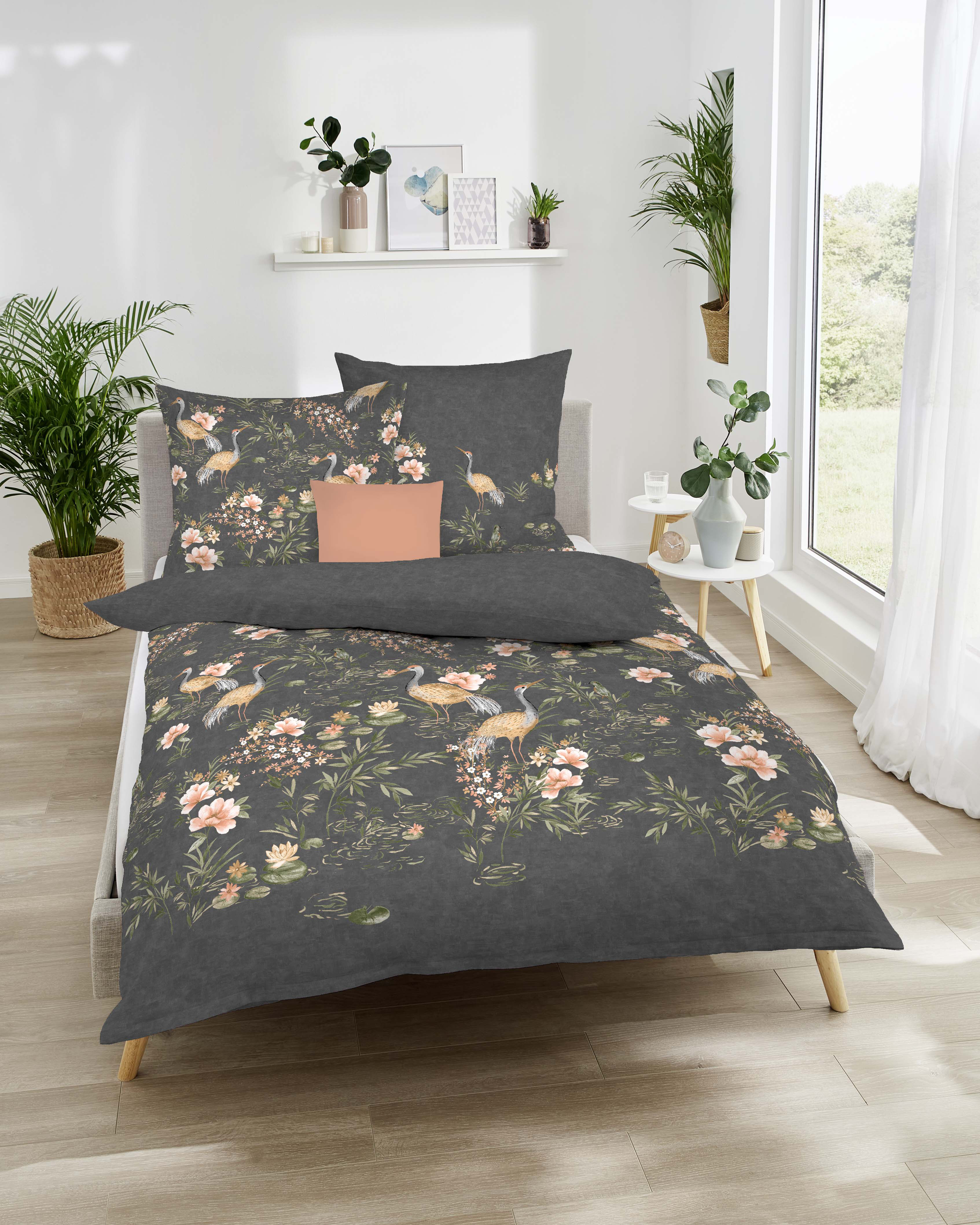 Biber Bettwäsche von Kaeppel in Anthrazit-Grau mit floralem Design 535