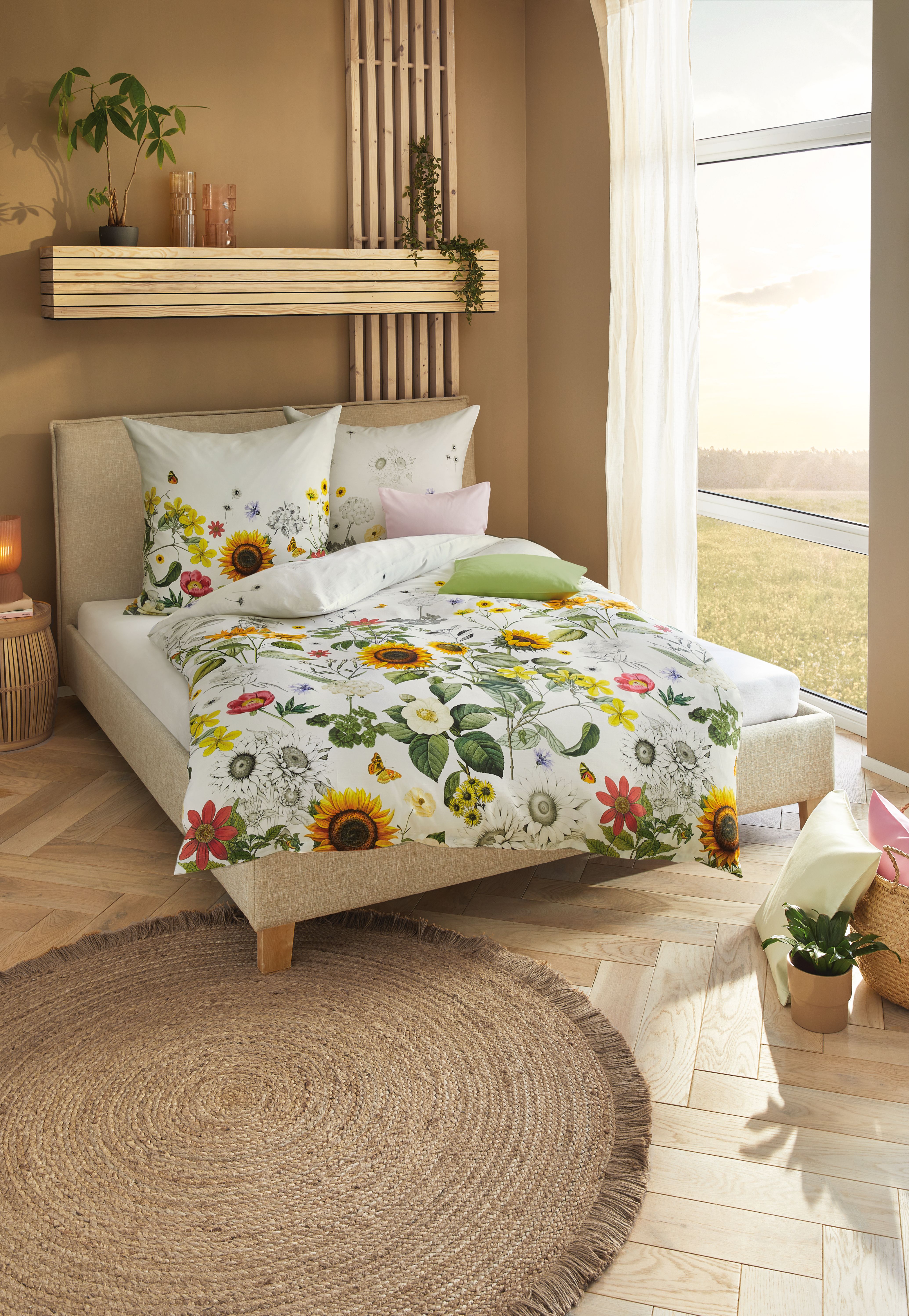 Mako Satin Bettwäsche mit Sonnenblumen in Sonnen-Gelb