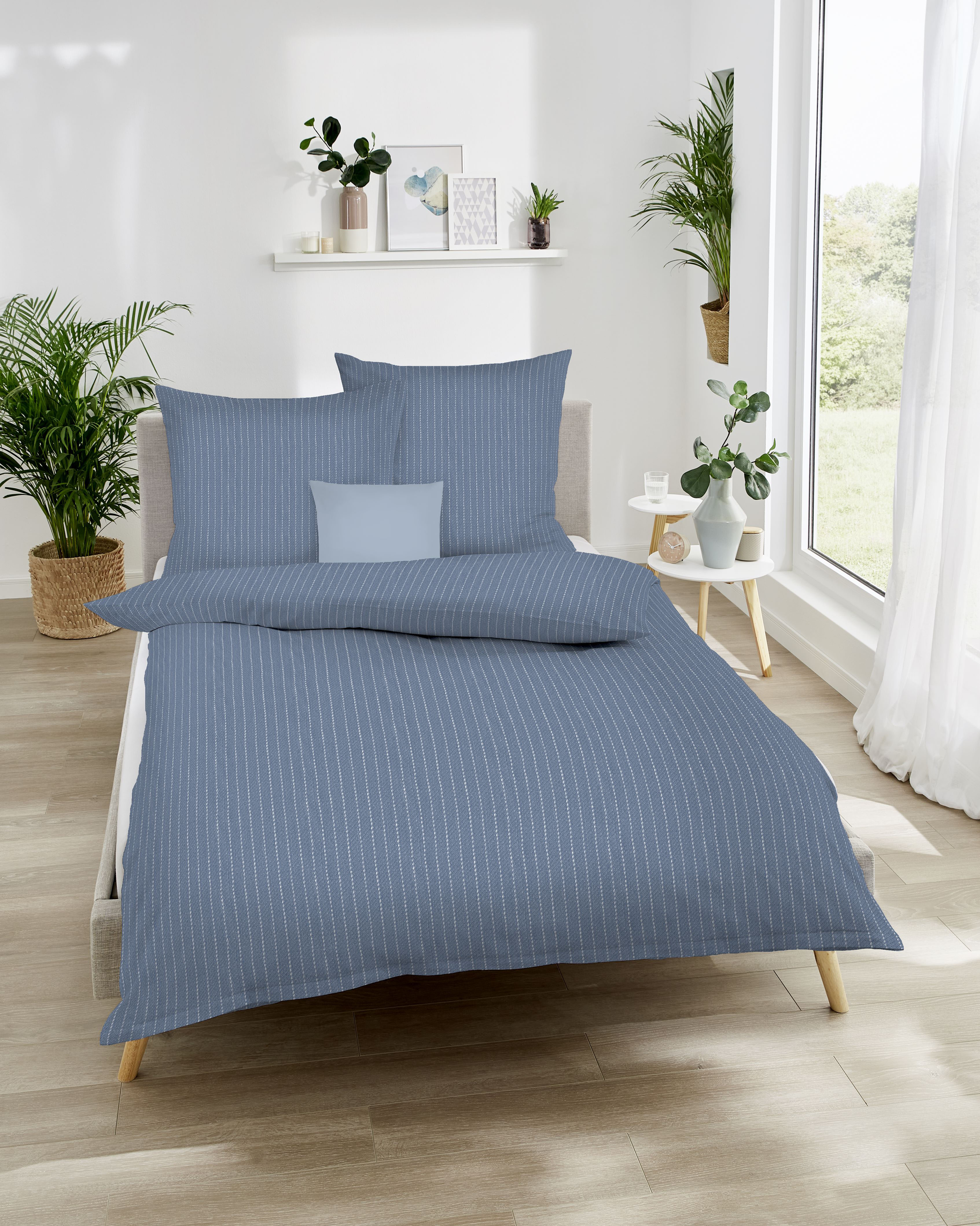 Biber Bettwäsche von Kaeppel in Blau mit Streifen-Design