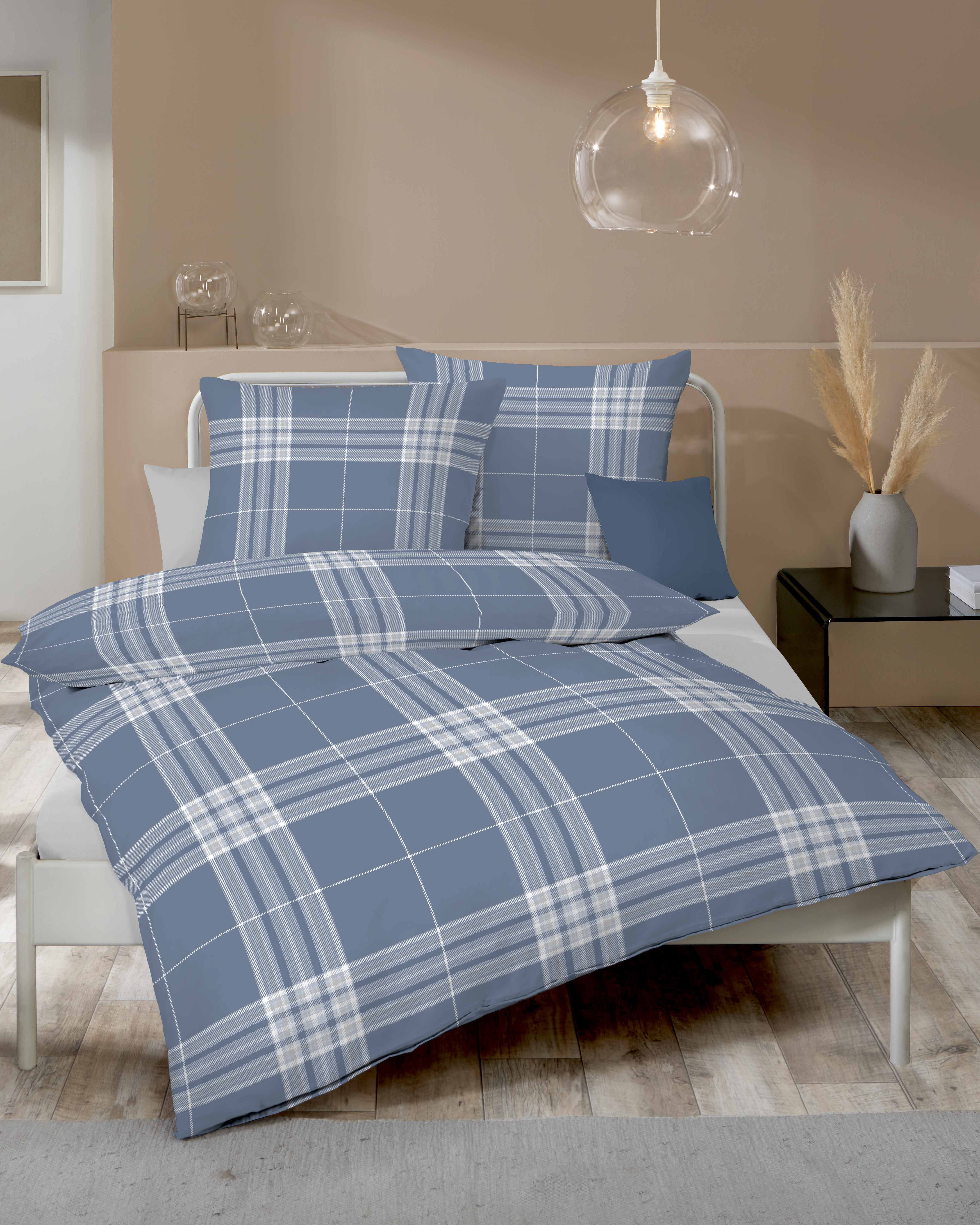 Biber Bettwäsche von Kaeppel in Blau mit Karo-Design