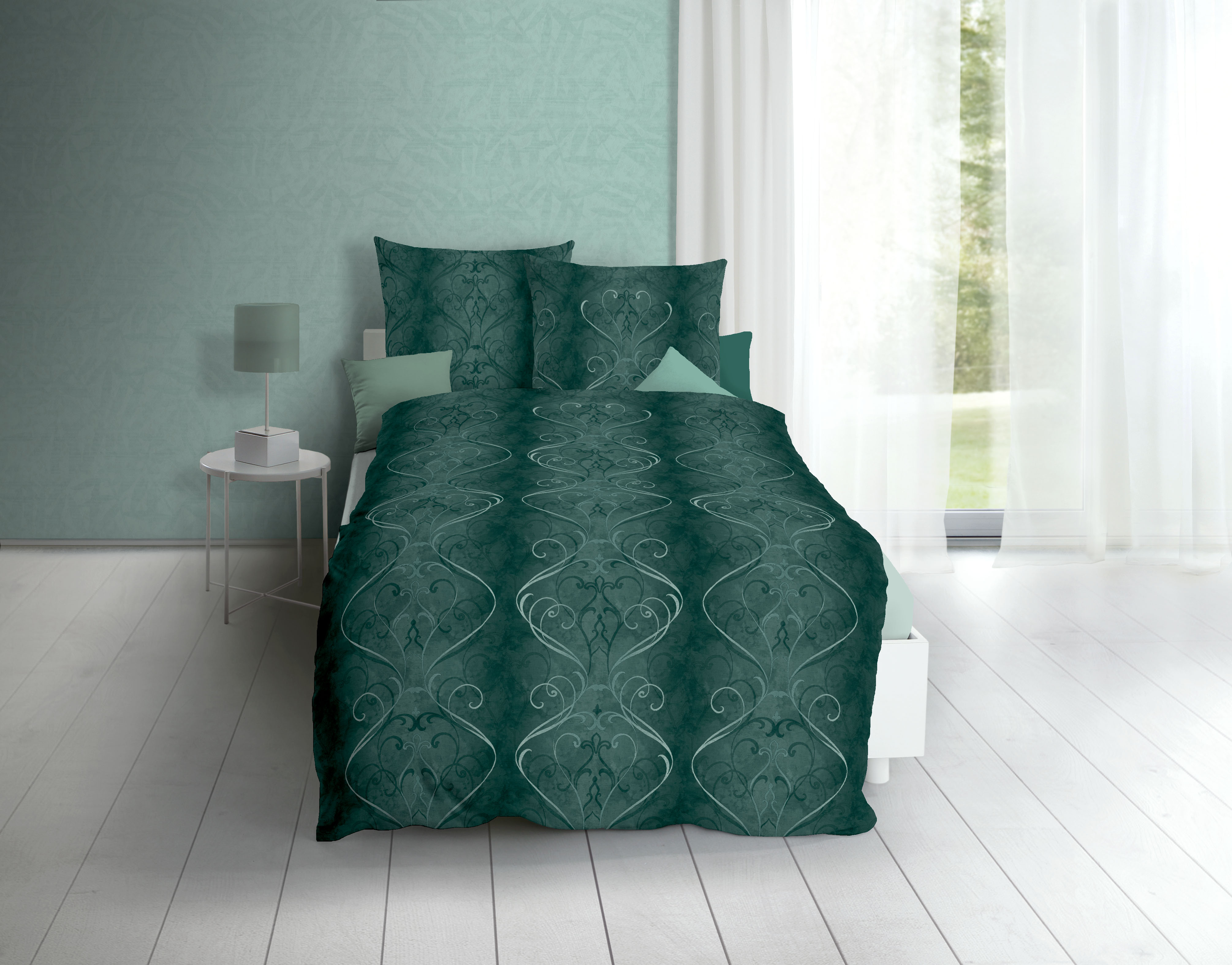 Mako Satin Bettwäsche in Tannen-Grün mit Ornament-Design