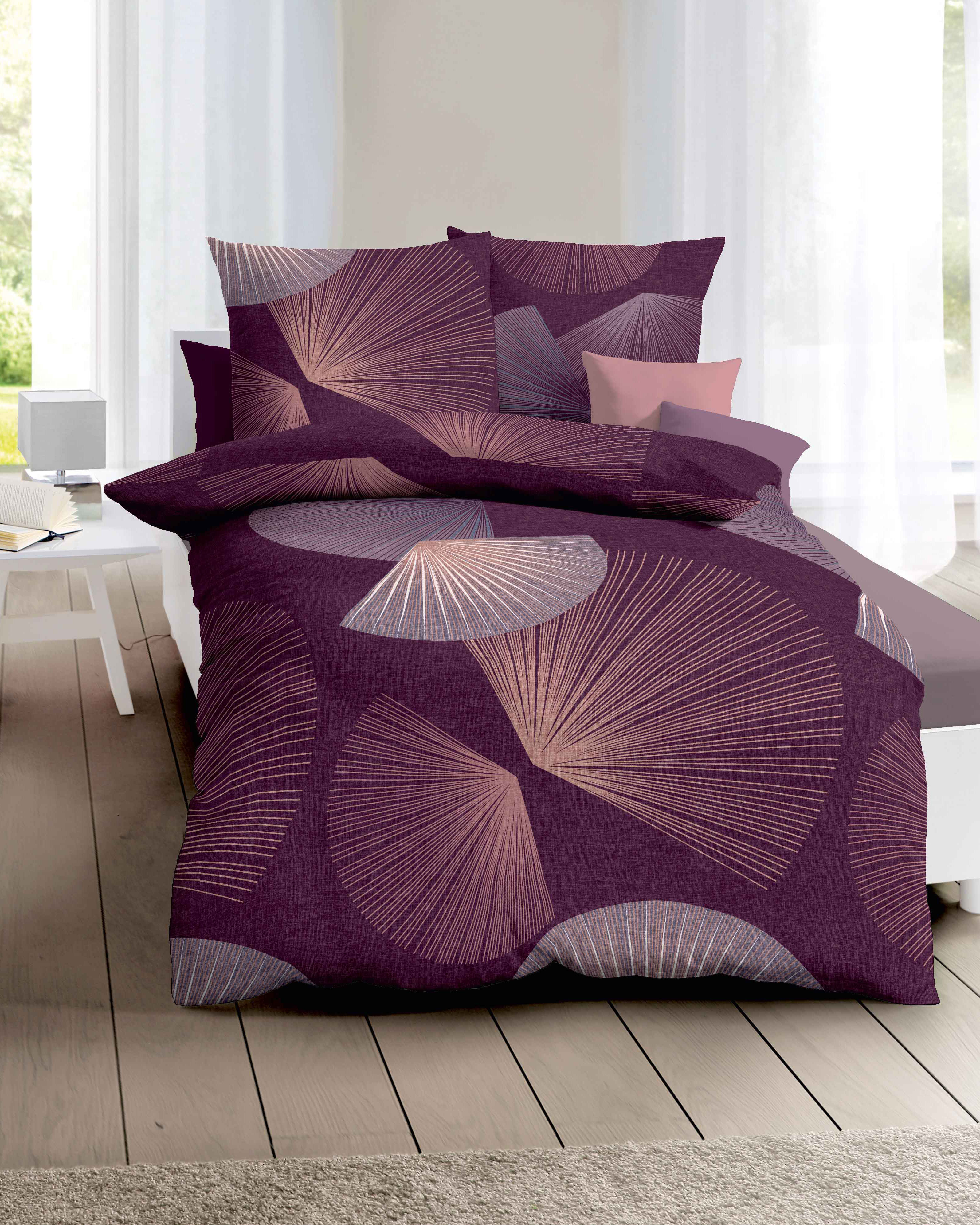 Mako Satin Bettwäsche mit Grafik-Design in Aubergine